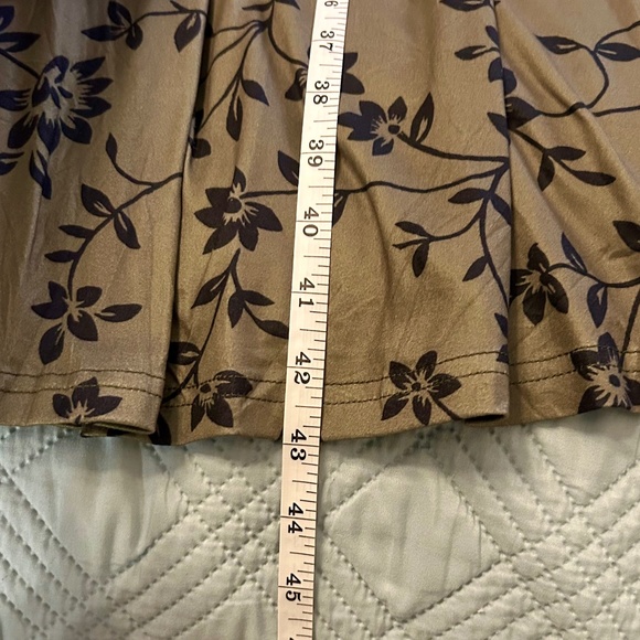 Women’s Olive Green Mixed Fabric Dress, NEVER WORN, Size Medium - Picture 8 of 11